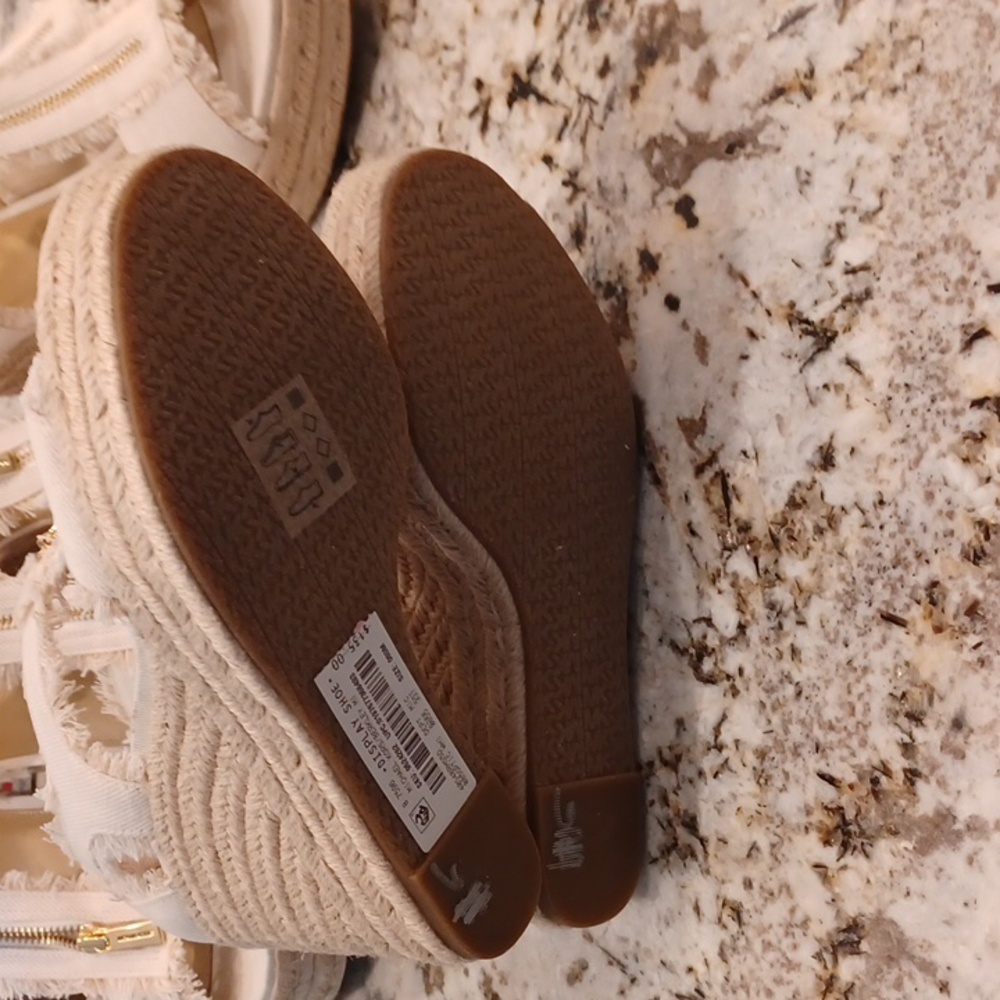 Michael Kors Women's Berkley Wedge Sandals Cream Color Fringed Denim NEW - Picture 14 of 16